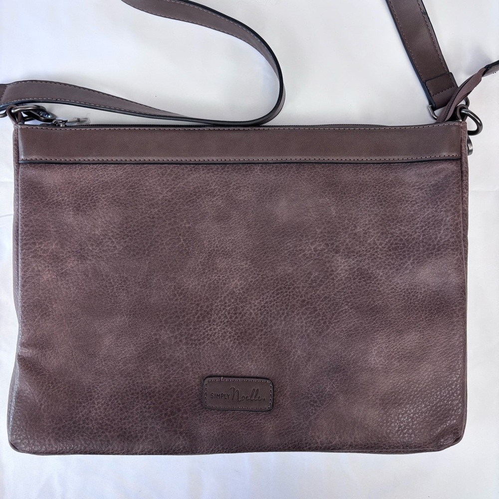 Simply Noelle Brown Messenger Bag with Adjustable Strap. Like New.
